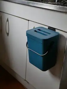 Bac à compost dans la cuisine
