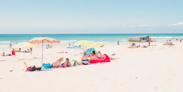 plage de Kermabec à Tréguennec ambiance estivale et ensoleillée