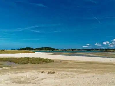 plage de sable blanc à l'ïle-Grande