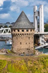 Tour Tanguy à Brest avec pe pont de recouvrance