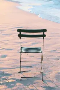 chaise sur le sable