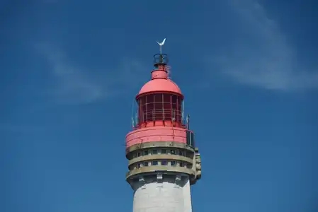 Saint-Malo et phare du Grand Jardin