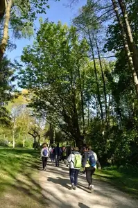 Marcheurs sur une voie verte à Saint-Brieuc