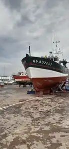 Bateaux en réparation au port du Guilvinec