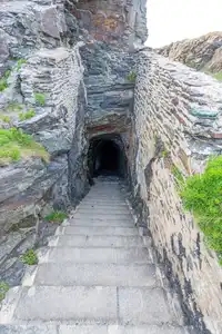 fort des capucins dans le Finistère, entrée des souterrains