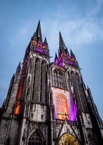 Quimper , illuminations sur sa cathédrale durant les fêtes de fin d'année