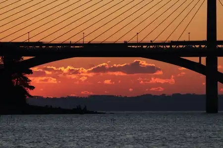 Pont de l'Iroise au coucher du soleil