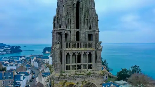 clocher de l'eglise du sacré Coeur baie de Douarnenez