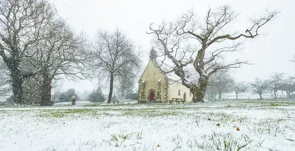 Chapelle sous la neige