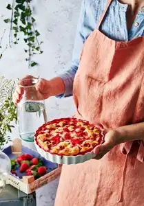 Clafoutis aux fraises - stylisme AnneCe Bretin