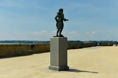 En ville à Saint-Malo - statue Duguay-Trouin