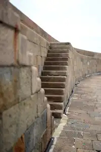 Binic, escalier granit