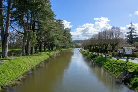 Canal Nantes Brest à Malestroit dans le Morbihan en Bretagne