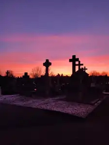 coucher de soleil sur le cimetière