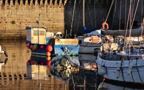 Bateaux au port de Concarneau, Finistère, Bretagne