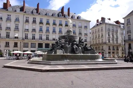 La place Royale et sa fontaine à Nantes