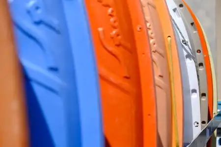 Annexe de pêcheurs aux couleurs vives à Sauzon