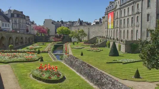 Les jardins du Château de l’Hermine où s’écoule la Marle, à Vannes