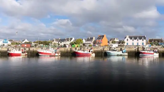 Bateaux de pêche dans le port du Guilvinec en Finistère