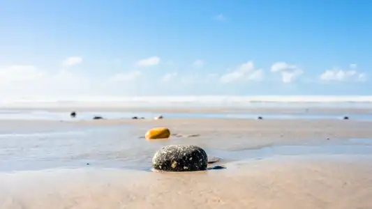 art effet mer avec ces galets plage de Kermabec à Tréguennec