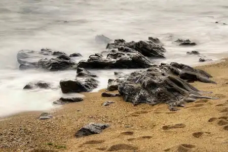 rochers dans le sable