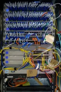 Baie de brassage d'un réseau informatique d'entreprise