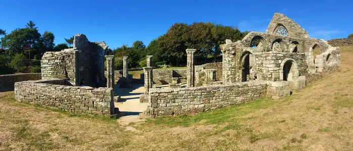 Ruines de la chapelle de Languidou à Plovan Finistère Cornouaille Bretagne