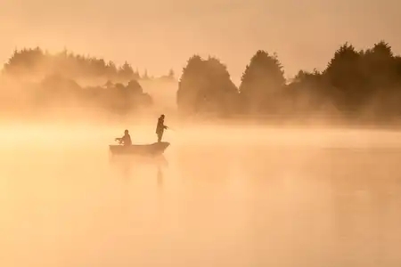 pêcheurs dans la brume