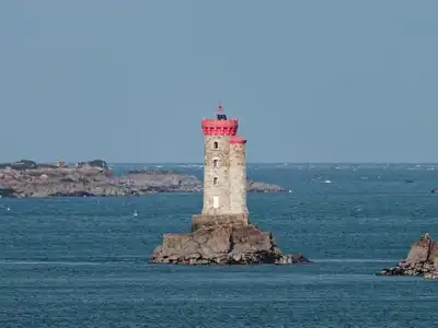 phare de la Croix dans l'estuaire du Trieux