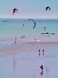 Kite surf à marée basse, baie de Lancieux