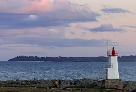 phare de Kerroc'h en Morbihan surveillant Groix