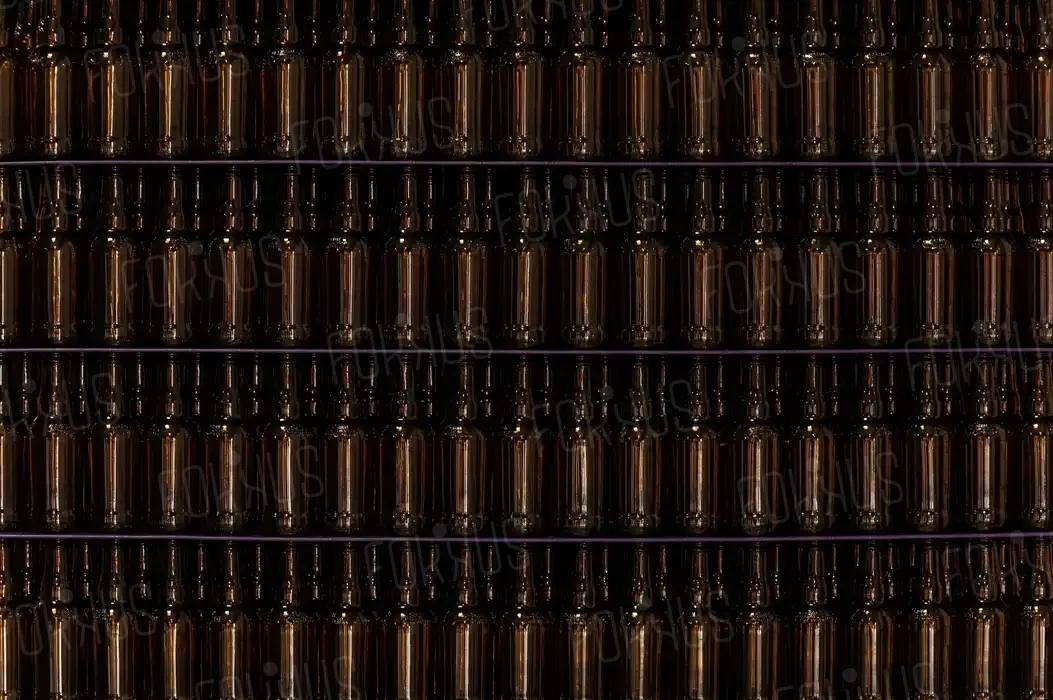 Mur de bouteilles de bière vides