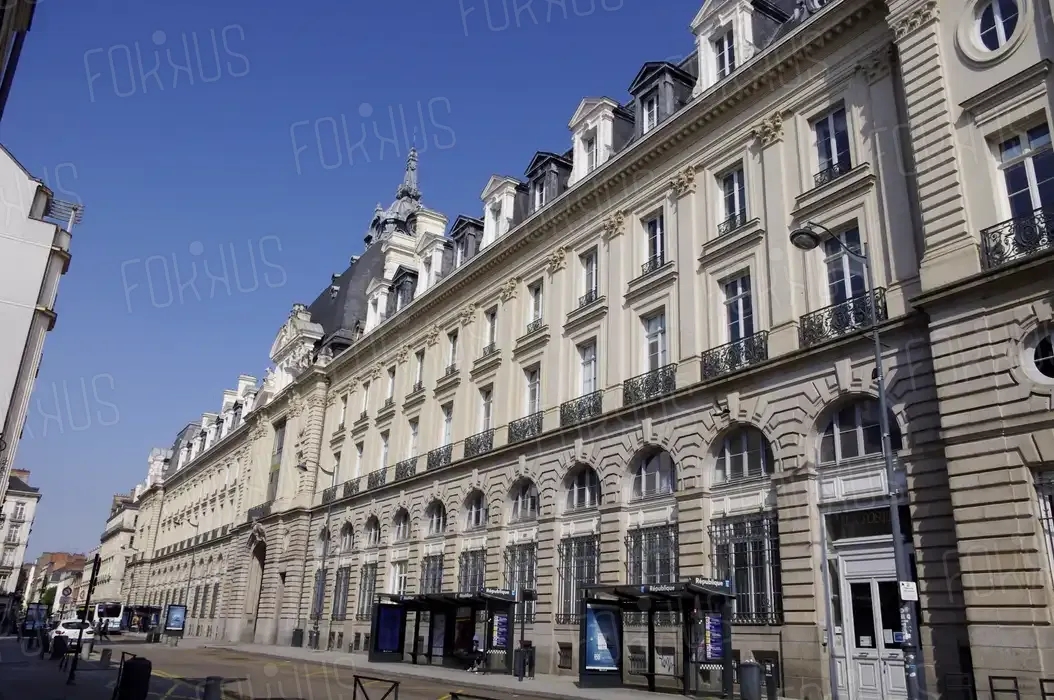 Ancien palais du commerce à Rennes