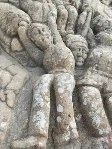 Personnages sculptés sur les rochers de Rothéneuf, Saint Malo