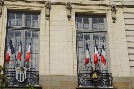 Les fenêtres de la mairie de Rennes