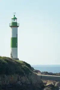 Le phare du port de Doëlan