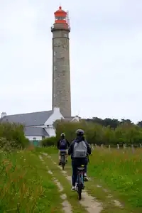 Cyclistes au Phare de Goulphar, Bangor, Belle île