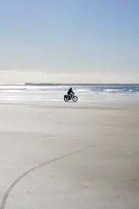 Vélo sur la plage de Kerhillio à Erdeven