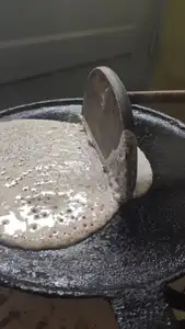 Rozell ou rouable sur pâte à galette sarrazin sur poel en fonte