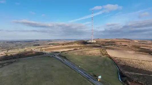 Monts d'arrée, antenne relais vue générale aérienne par drone