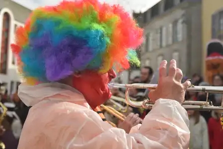 Trompettiste au festival des gras de Douarnenez