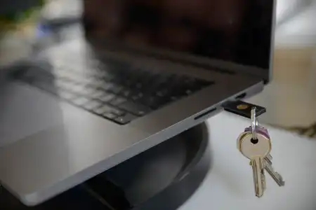 Clé USB sur un ordinateur portable