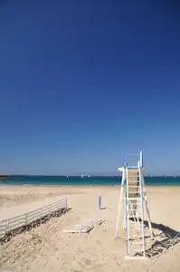 Dinard, chaise de secouriste sur la plage