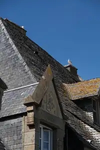 Toit architecture et armoirie bretonne