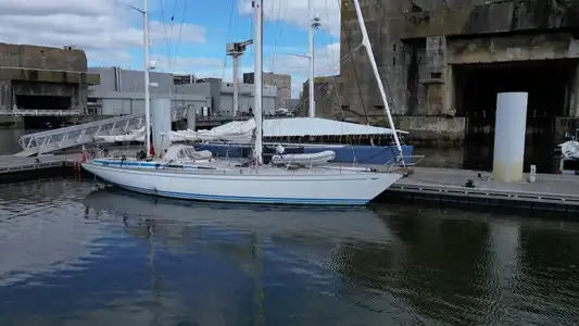 Voilier au port de Lorient