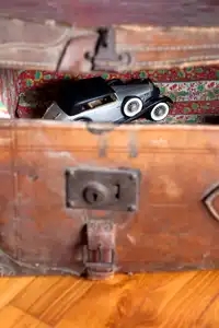 Valise et voiturette ancienne