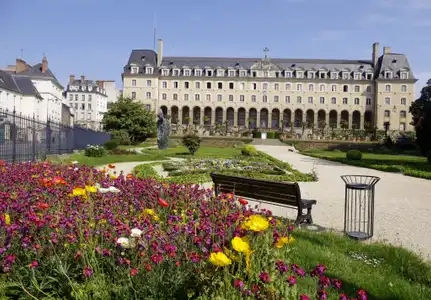 Le palais Saint Georges