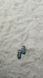 Chaussures perdu sur la plage