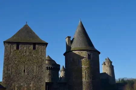 Fougères, remparts et château